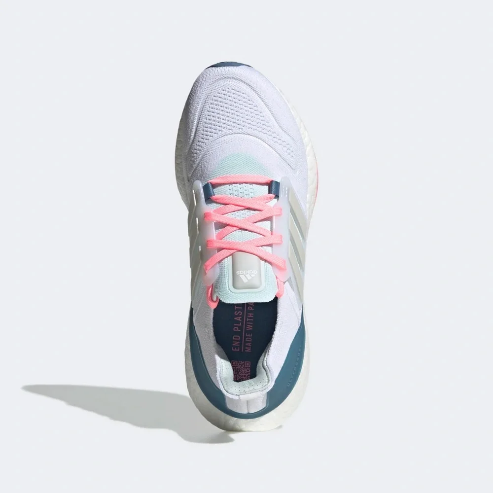 [NEW] Women's adidas UltraBoost 22 Shoes GX5929‎